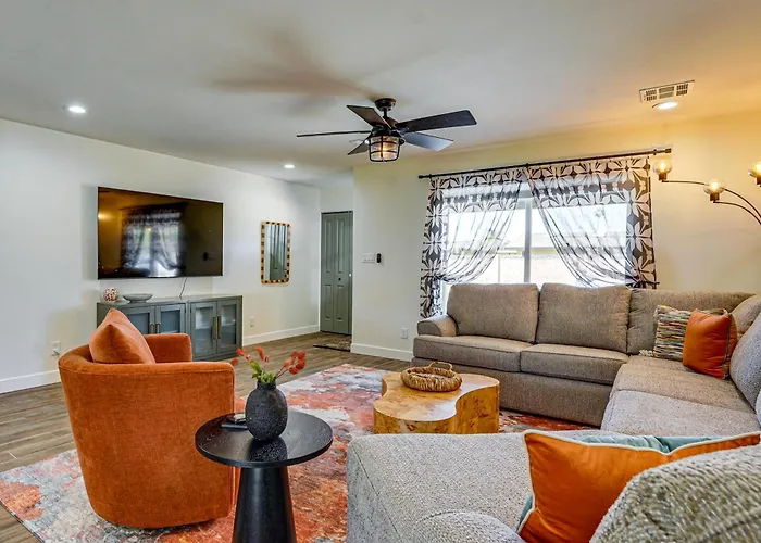Backyard Oasis! Group Retreat Near Town *