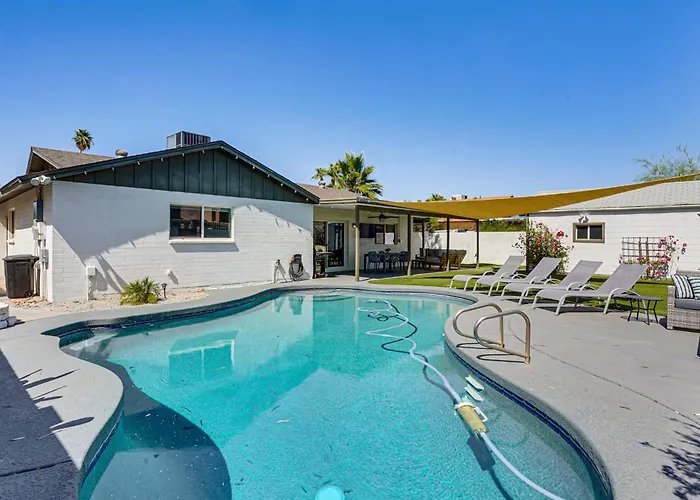 Backyard Oasis! Group Retreat Near Town