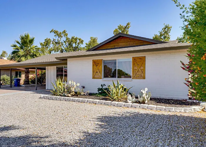 Backyard Oasis! Group Retreat Near Town Tempe
